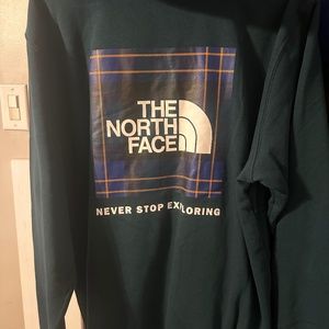 Men’s north face hoodie.